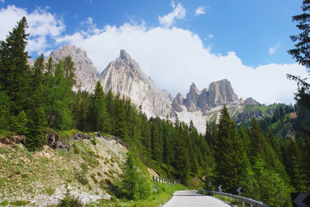 Passo Tre Croci connects Cortina and Misurina