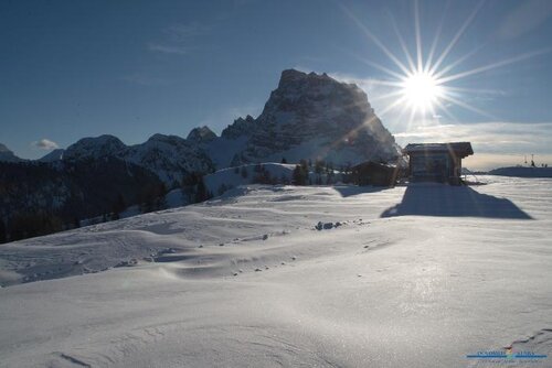 cappanna tra la neve