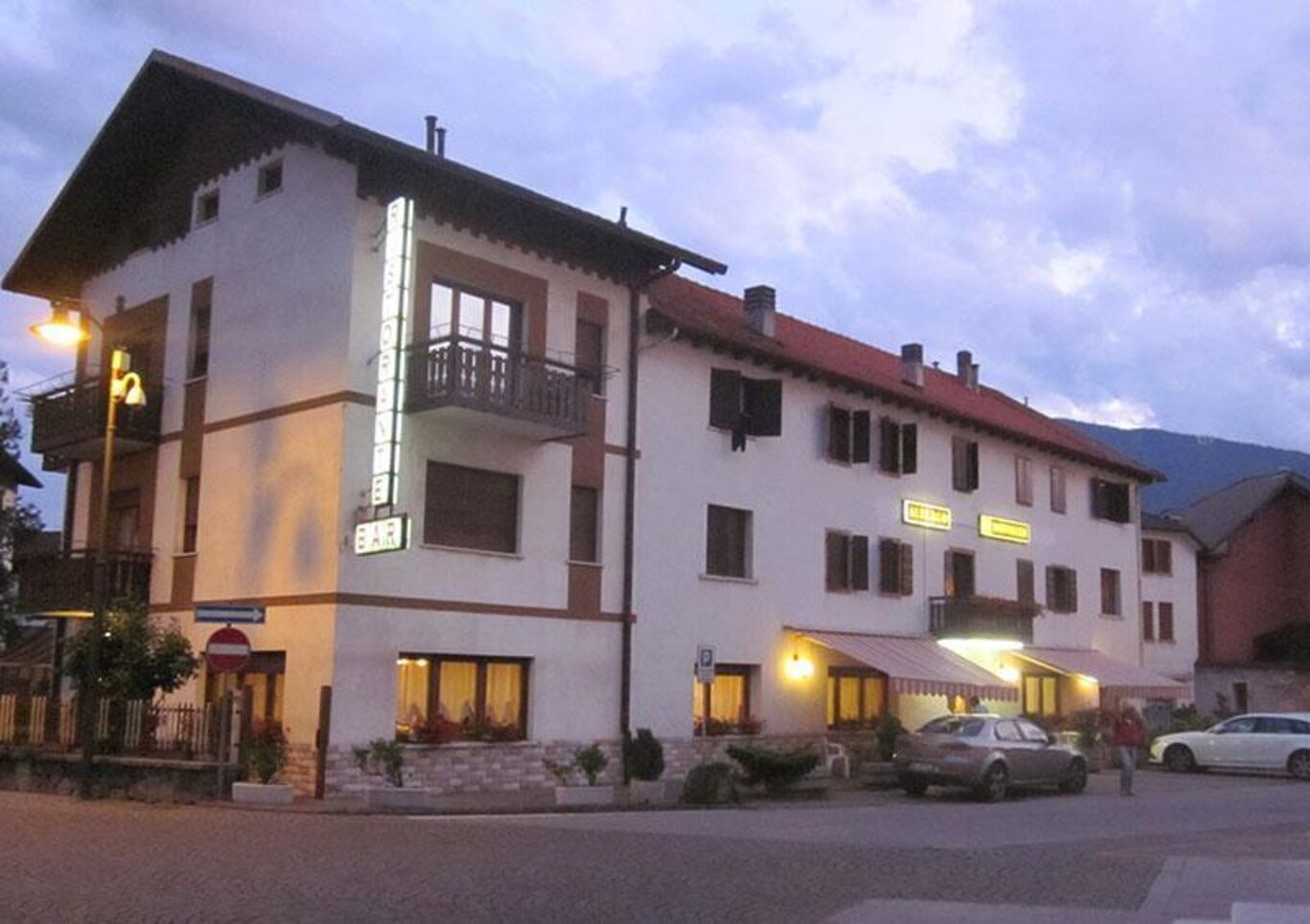 albergo-ristorante-piazza-farra-alpago