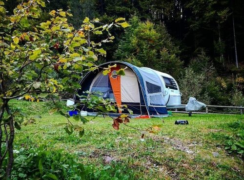 Piazzole per caravan o camper in estate