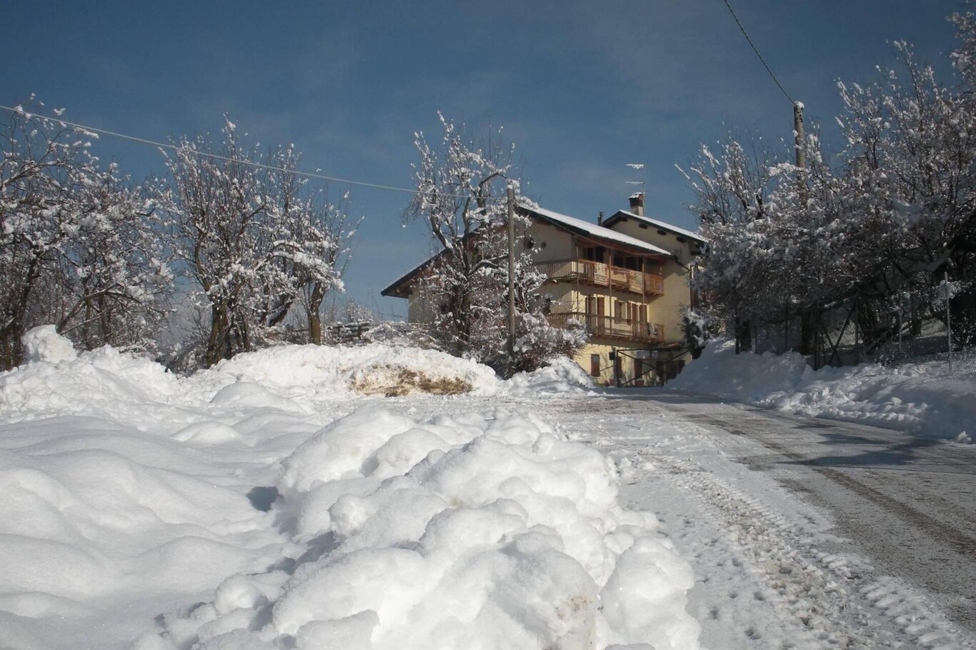 Esterno con neve