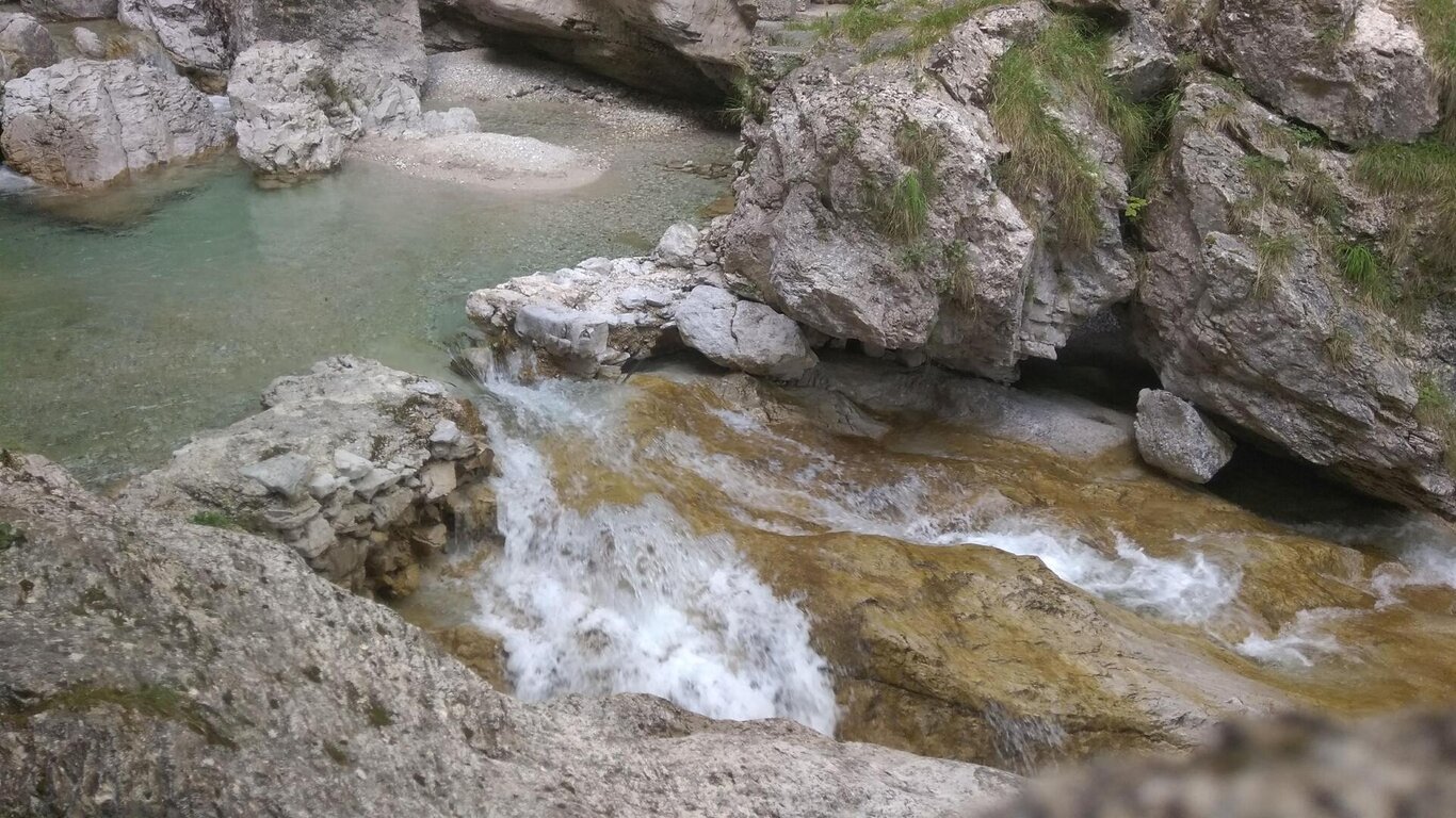 Scorcio della zona della cascata