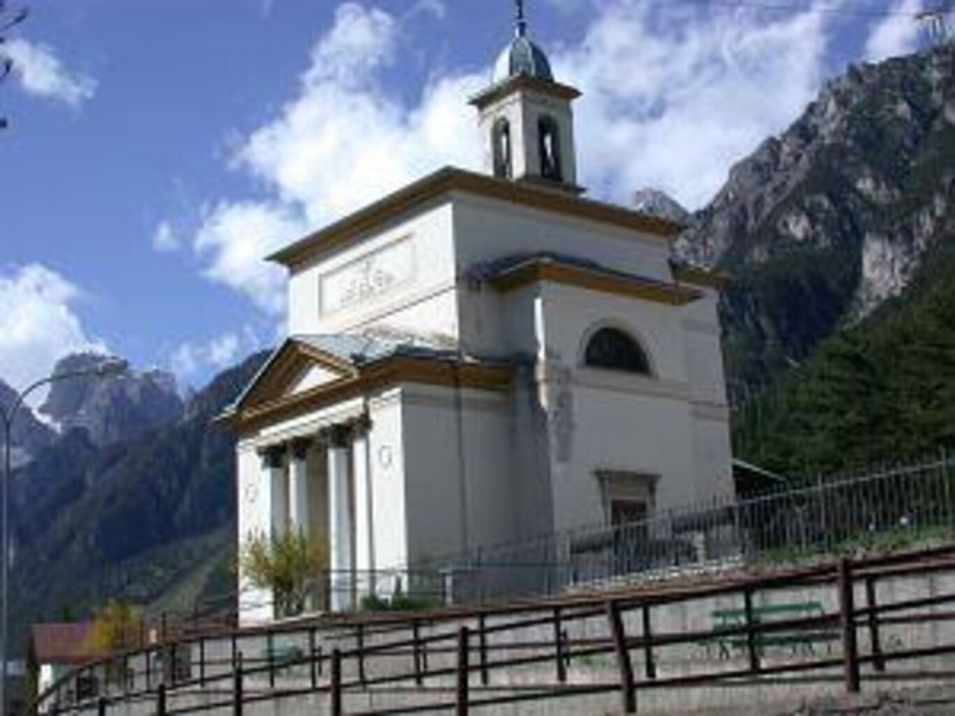 Services - SS Rocco e Sebastiano Church - Cadore Tre Cime Comelico