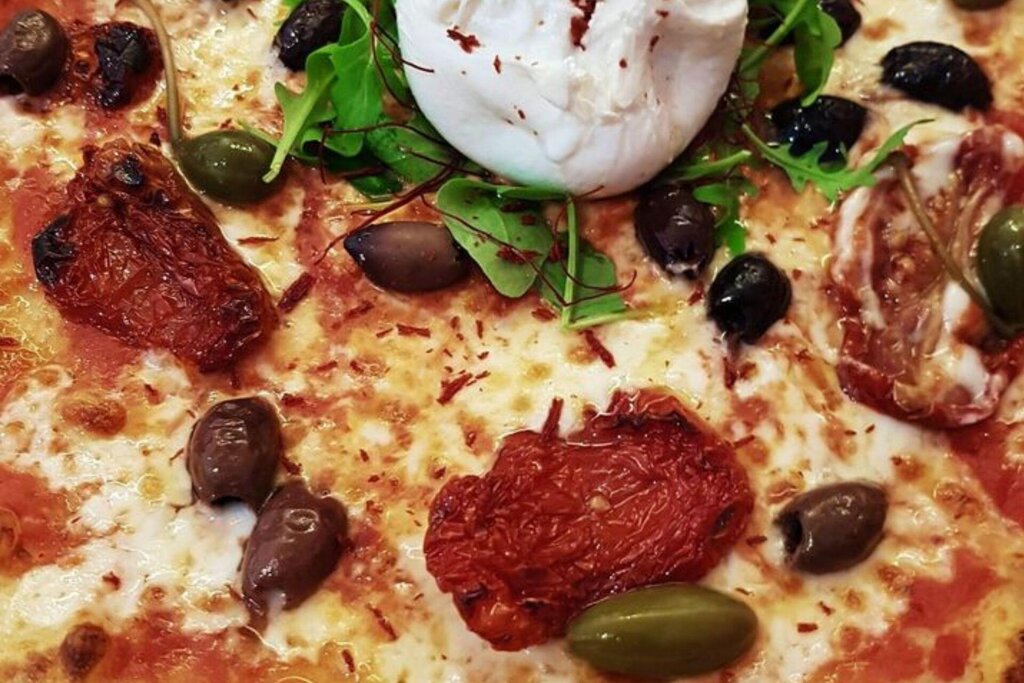 Pizza con burrata