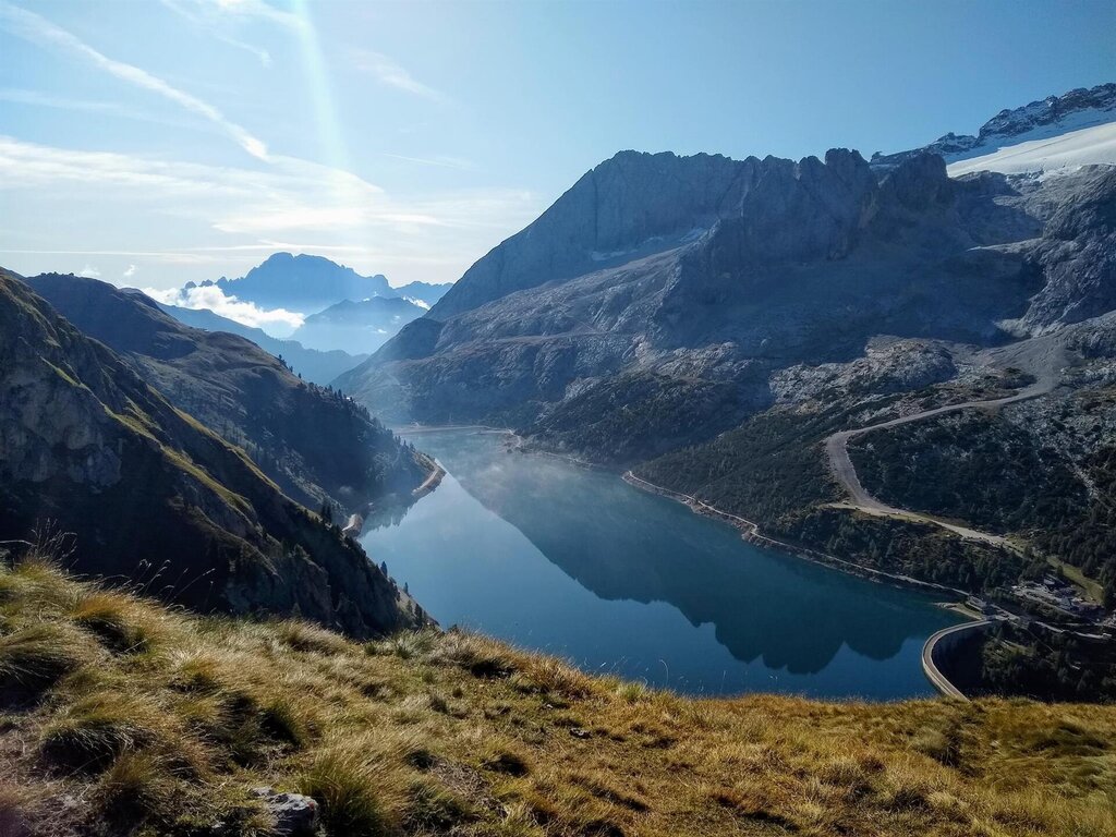 Lago con Civetta sullo sfondo