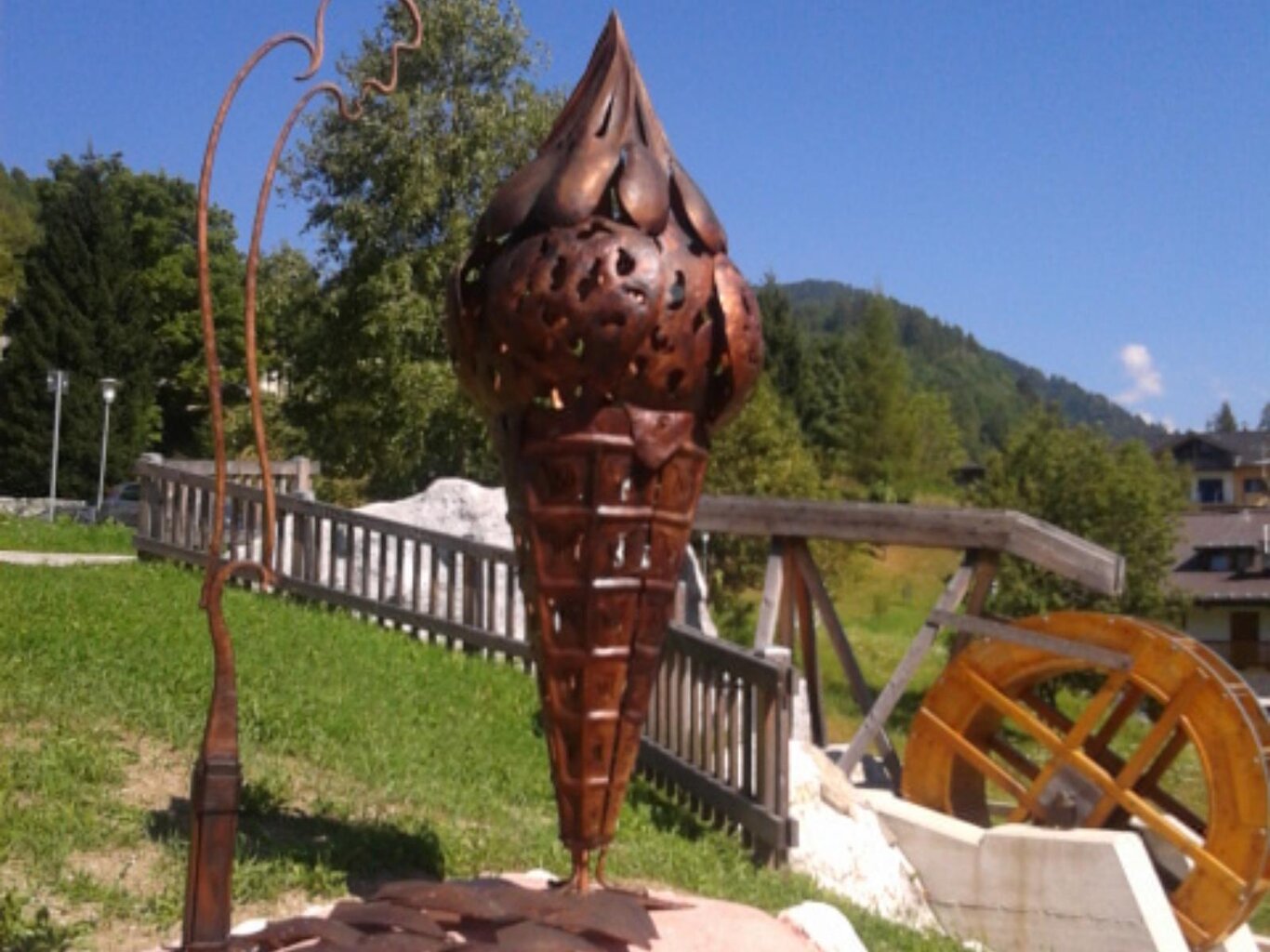 Monumento cono gelato