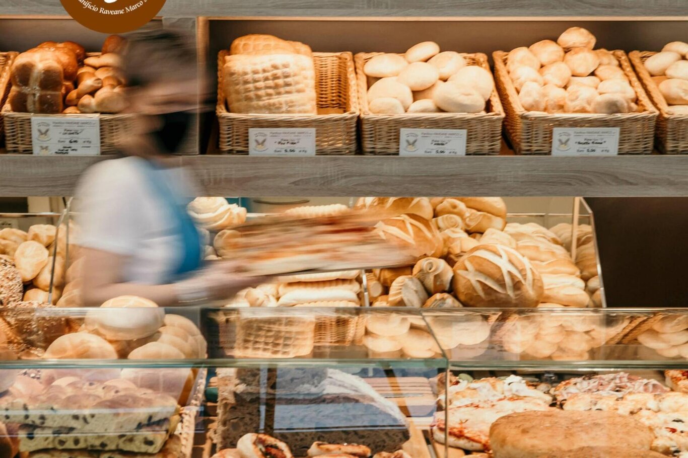 foto negozio e tipi di pane