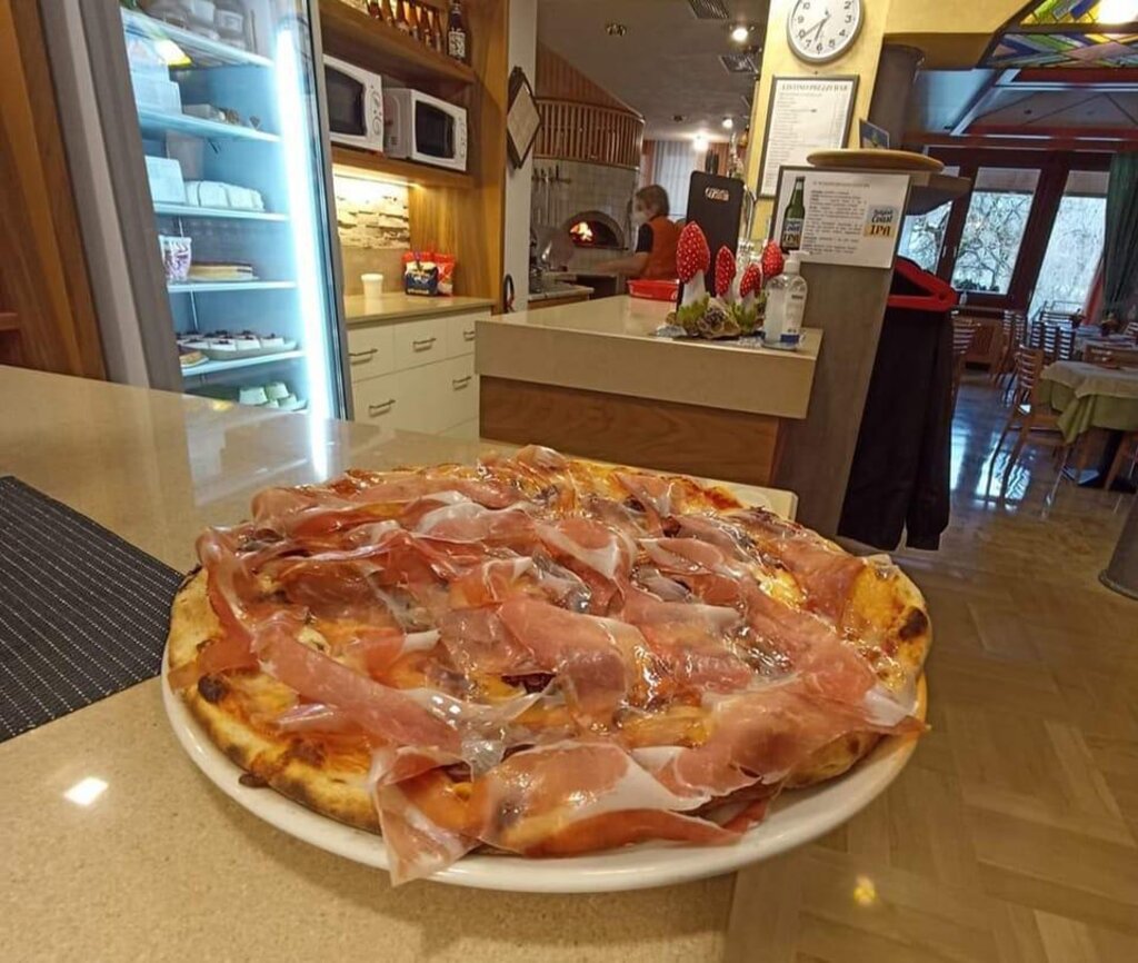 pizza speck