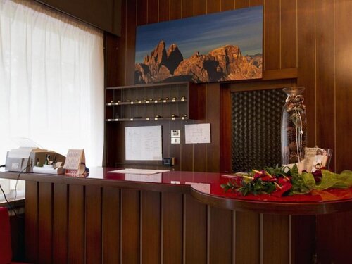 Bel Sit 20-crop Bel Sit 20-crop