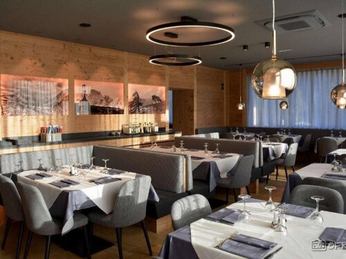 Bel Sit 7-crop Bel Sit 7-crop