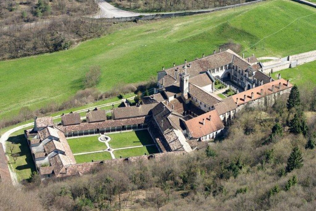 Il complesso visto dal drone Il complesso visto dal drone