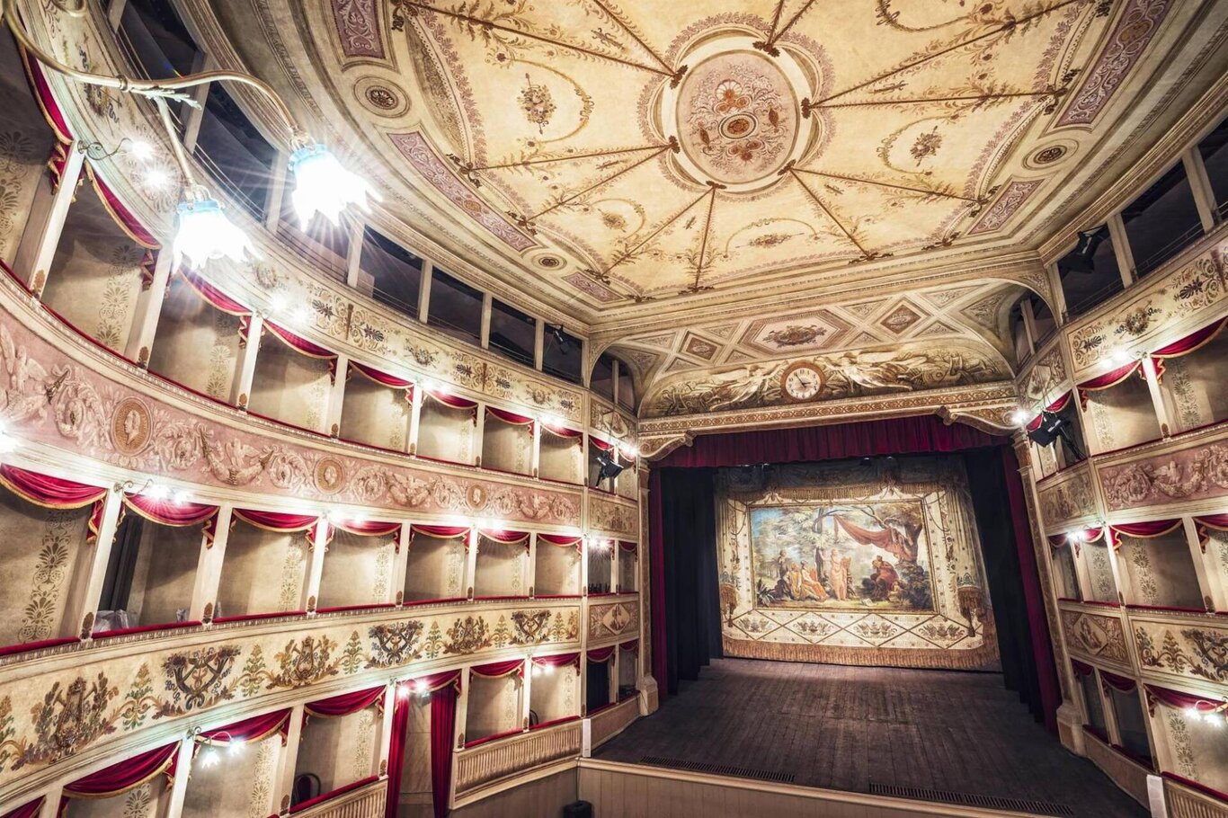 interno teatro interno teatro